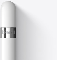 圖片展示 Apple Pencil 第一代的尾部，具有圓潤(rùn)的末端，上面環(huán)著標(biāo)有產(chǎn)品名的銀色圓環(huán)。