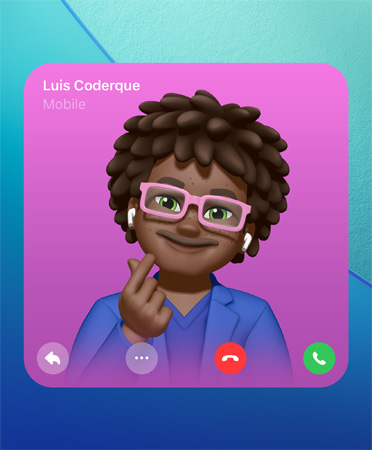 FaceTime 通話的名片海報，智繪表情位于中央，聯(lián)系人名字位于左上角，回復(fù)、更多選項、掛斷和接聽圖標(biāo)均位于底部。